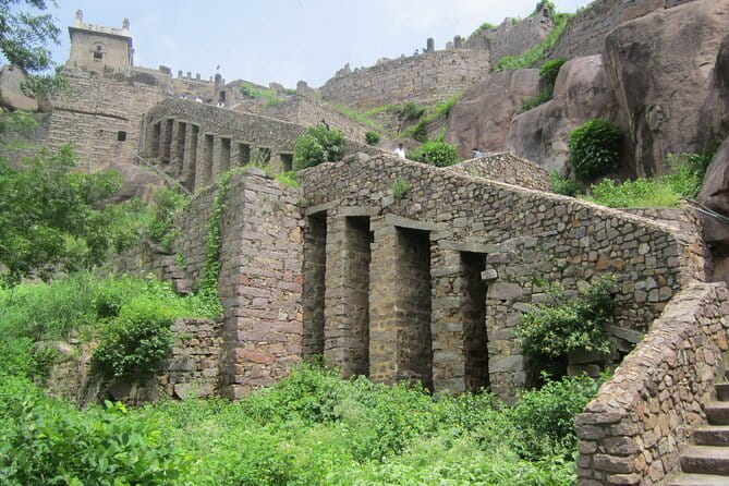 Hyderabad: A Private Full-Day Guided City Tour with Ethnic Lunch - Mecca Masjid: A Quick Stop With a Calm Center