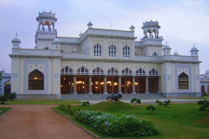 Hyderabad: A Private Full-Day Guided City Tour with Ethnic Lunch - Laad Bazaar: Bangles, Souvenirs, and Short Shopping Time