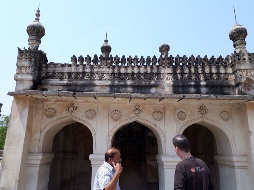 Hyderabad: Heritage Walking Tour of Old City and Charminar - Charminar: plague commemoration and a story about escape routes