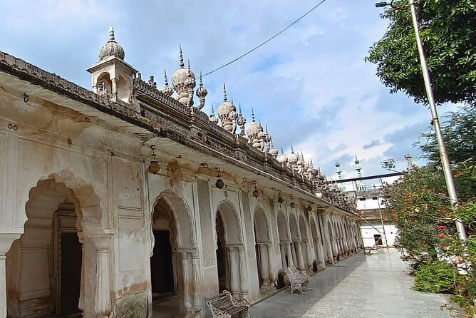 Hyderabad Highlights Guided City Tour and Chai Experience - Private Pickup and a 4-Hour Game Plan