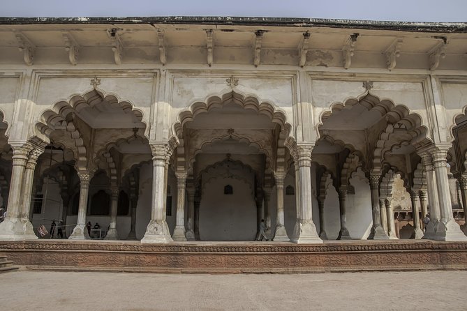 Hyderabad to Taj Mahal and Agra Fort Same Day Tour with Flights - Taj Mahal at 10:00 AM: What 2 Hours Buys You