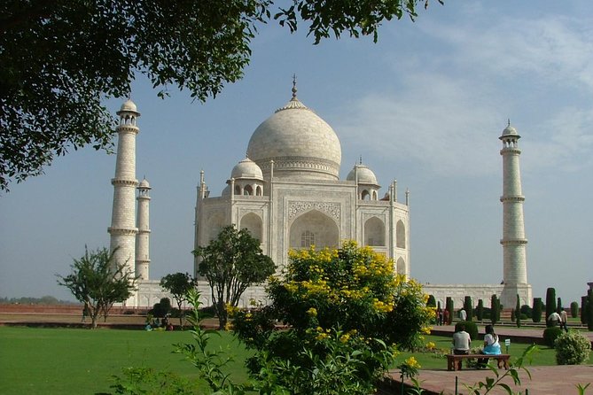 Hyderabad to Taj Mahal and Agra Fort Same Day Tour with Flights - Lunch at Pinch of Spice: Built-In Time and a Reserved Seat