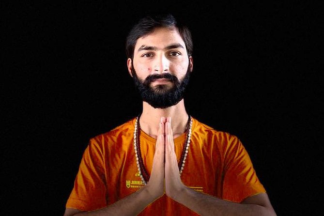 INDIVIDUAL YOGA CLASS - BEGINNER / ADVANCED Sunrise Yoga with Ayush in Varanasi - Sunrise Yoga on the Ganges: why the setting actually matters
