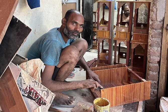 Inside Dharavi: A Unique Slum Tour with an Local Guide - Entering Dharavi the right way, with a guide who belongs there