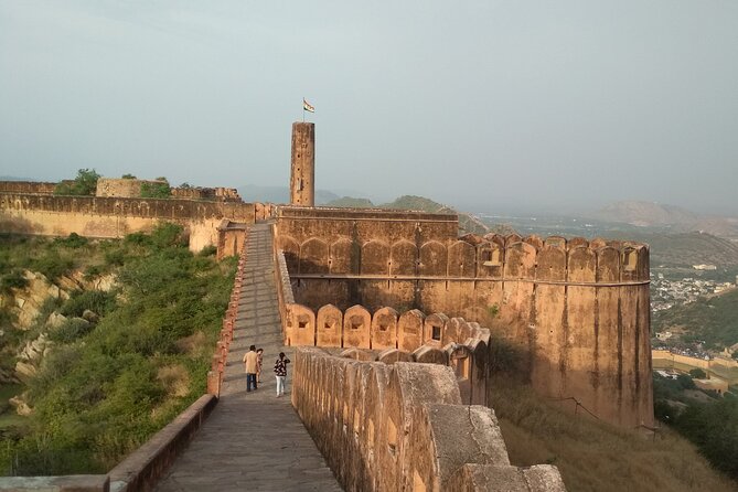 Jaipur 02 Days Private Tour with Vehicle+Professional Chauffeur - How the tour handles Jaipur sightseeing versus shopping stops