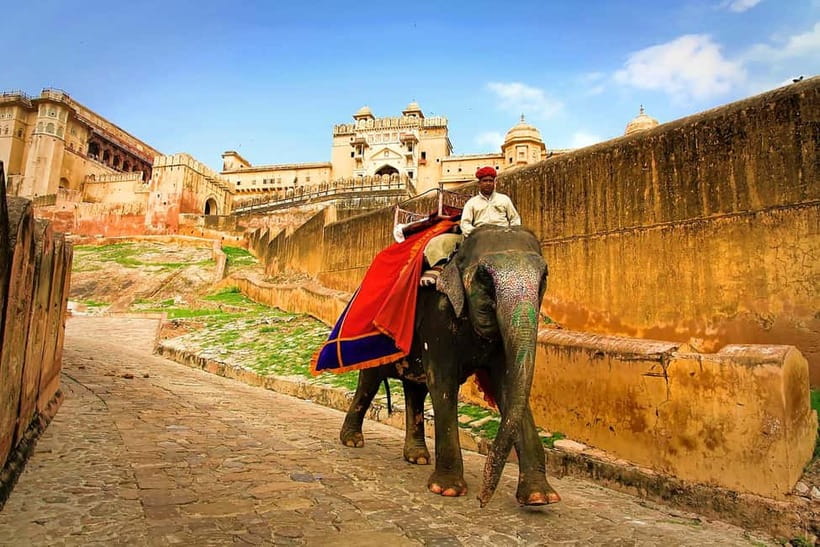 Jaipur: 2-Day City Sightseeing Tour with Cab & Guide - Day 2: Royal Gaitor Tumbas, Jal Mahal, and the Amer Fort Views