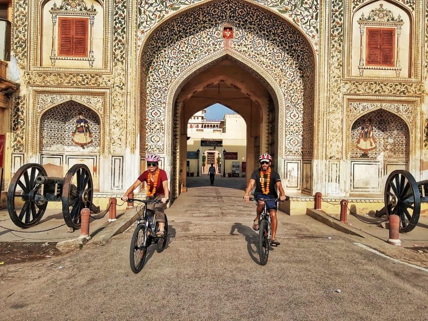 Jaipur: 3-Hour Morning Bike Tour of Jaipur Old City - Chaiwala stop: why the tea matters more than the photo