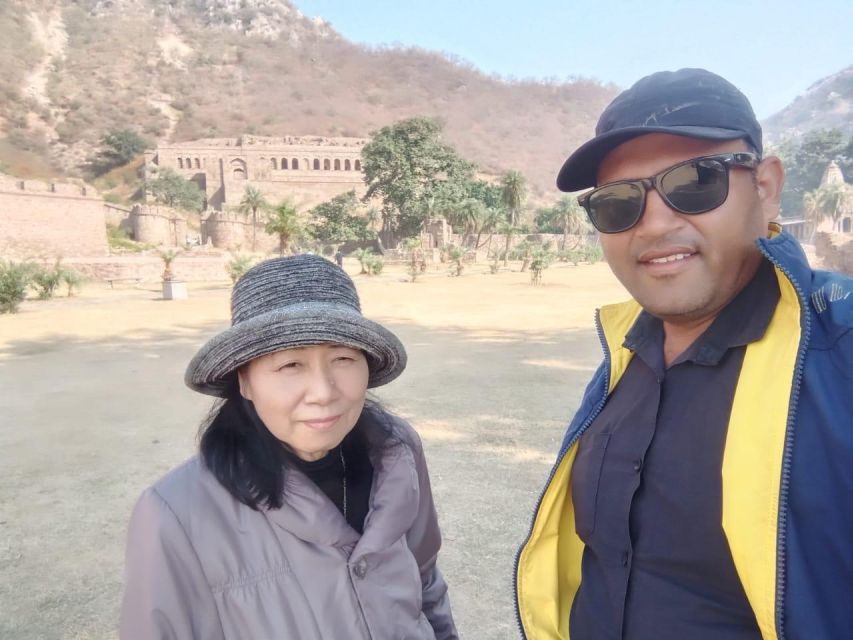 Jaipur: Chand Baori & Bhangarh Fort tour - All Inclusive - One day, two heavy hitters: Chand Baori plus Bhangarh Fort