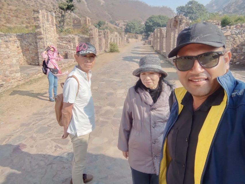 Jaipur: Chand Baori & Bhangarh Fort tour - All Inclusive - The guided commentary at Chand Baori, and how to use it well