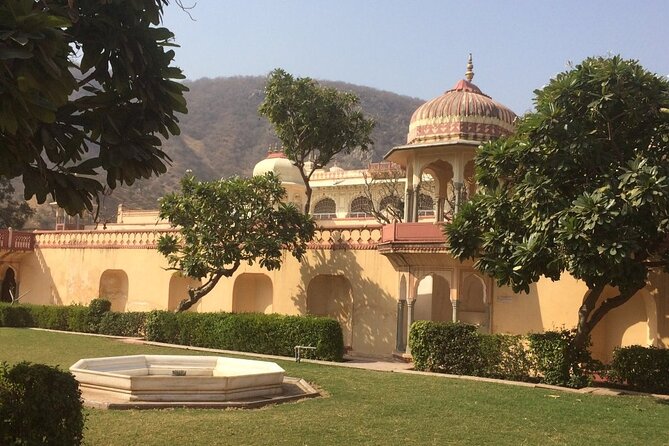 Jaipur City Tour by Private Car With English Speaking Driver - Hawa Mahal: The Pink Facade That Makes You Look Up