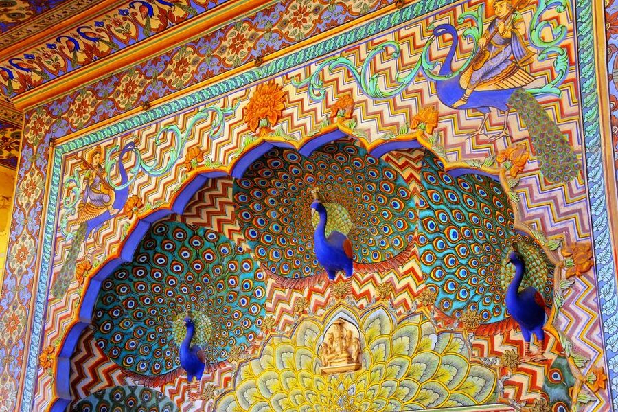 Jaipur City Tour: City Palace, Jantar, Hawa & Jal Mahal - Photo strategy for Hawa Mahal and Jal Mahal