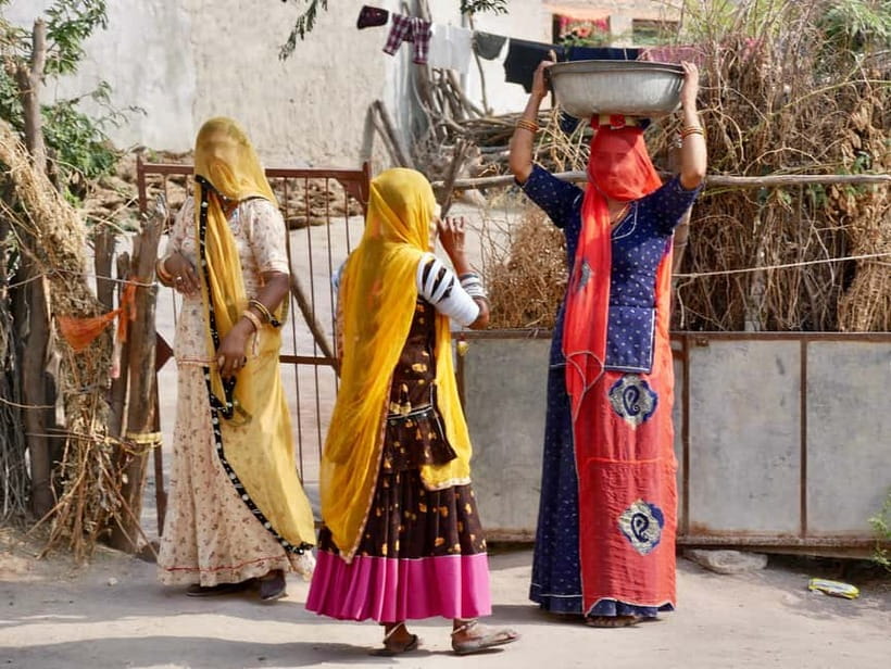 Jaipur: Cultural Tour with Artisan Craft Experiences - Bangle making workshop: why Jaipur jewelry feels so specific