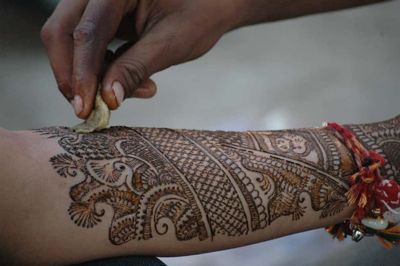 Jaipur: Cultural Tour with Artisan Craft Experiences - Traditional lunch: Rajasthani flavors in a local restaurant or village home