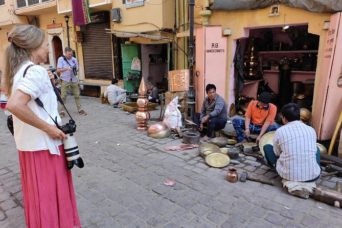 "Jaipur Cultural Walk: Explore life behind the pink walls" - Stop 2: Chhoti Chaupar, masala chai and the lane of incense