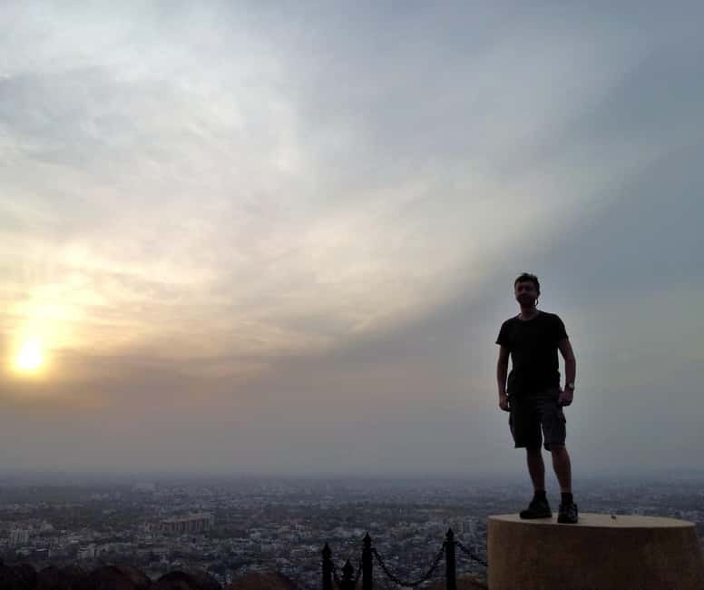 Jaipur: Explore Amber, Jaigarh & Nahargarh Fort with Sunset - Amber Fort: where architecture, religion, and views all meet