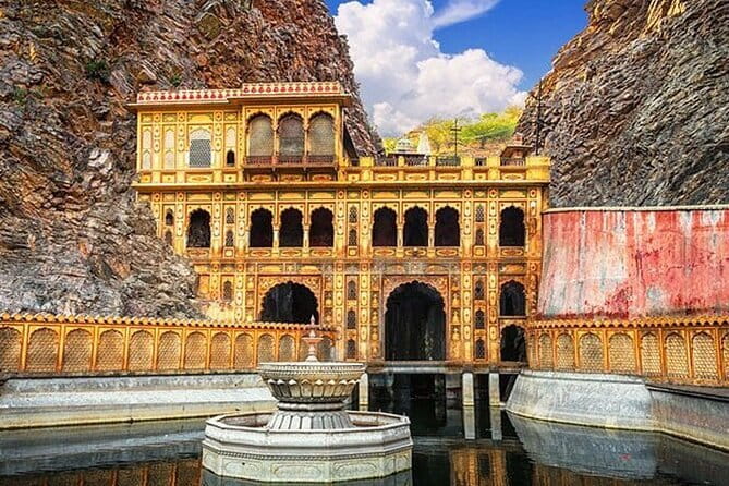 Jaipur Full Day Heritage of Pink City Tour By Tuk Tuk With Chai - Panna Meena ka Kund: the stepwell that begs for photos