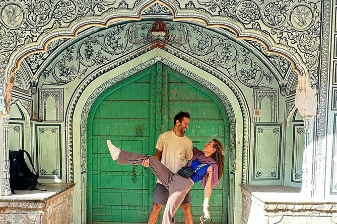 Jaipur Full Day Tour By Car And Guide With Hotel Pickup - The Guide and Driver: The Difference Between Seeing and Understanding