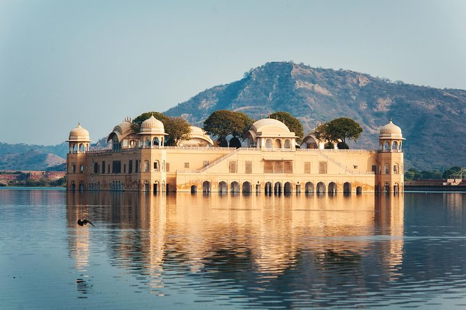 Jaipur Guided City Tour: City Palace, Jantar, Hawa & Jal Mahal - Amber Fort ramparts: how this half-day plan might add a viewpoint