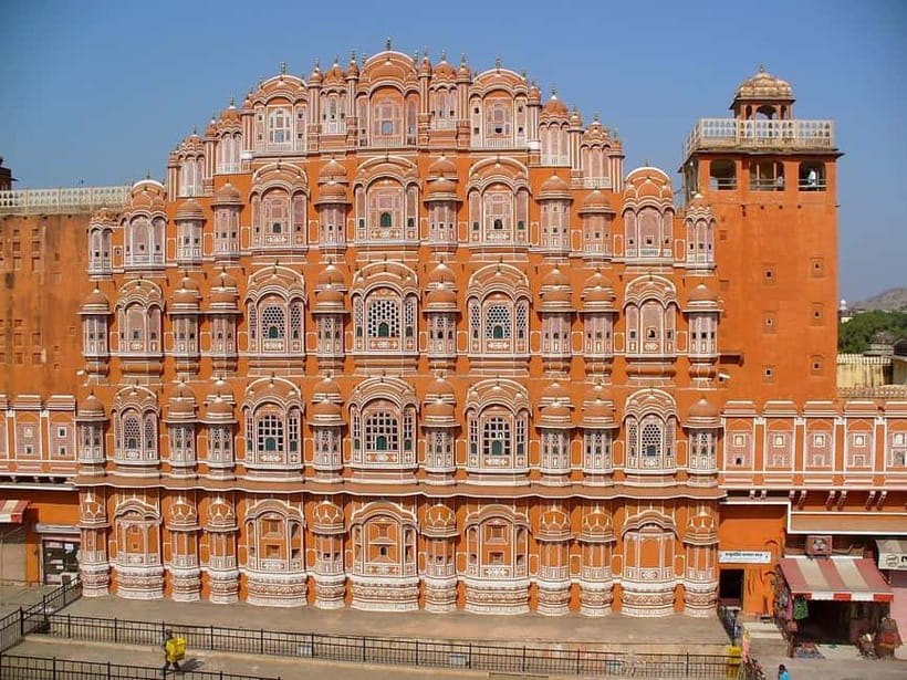 Jaipur Half-Day City Tour By E-Rickshaw with Female Driver - Why a female-driven e-rickshaw changes Jaipur