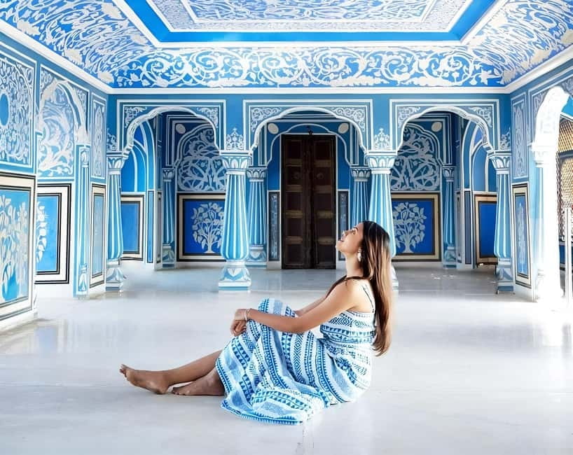 Jaipur: Half-Day Guided Sightseeing Tour with Flower Market - Hawa Mahal and City Palace: short stops, good explanations, and time for photos
