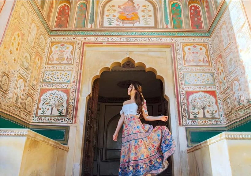Jaipur: Half-Day Guided Sightseeing Tour with Flower Market - Flower market at 7 AM, where Jaipur feels like a lived-in city