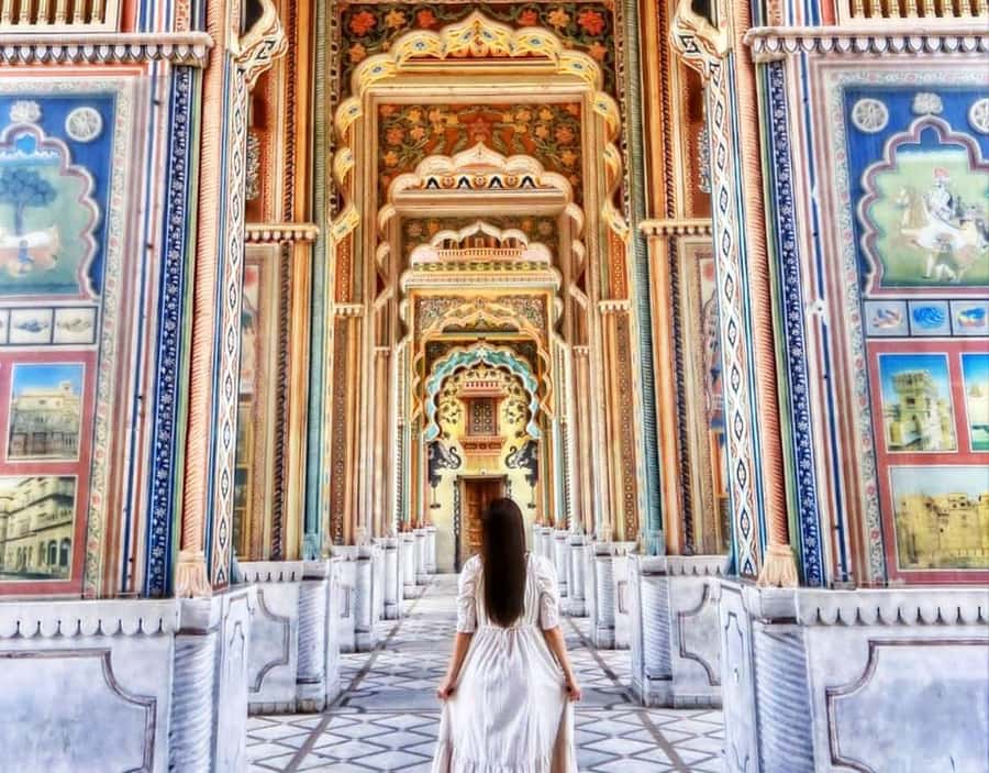 Jaipur: Half or Full Day Sightseeing Tour with Flower Market - Panna Meena stepwell: practical engineering with personality