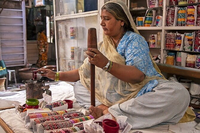 Jaipur Heritage and Old Market Shopping Tour - Tripolia Bazar and Hawa Mahal: Royal Jaipur Between Quick Stops