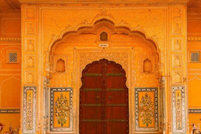 Jaipur Heritage Walk – Artisans | Bazaars | Culinary | Temples (Awarded)