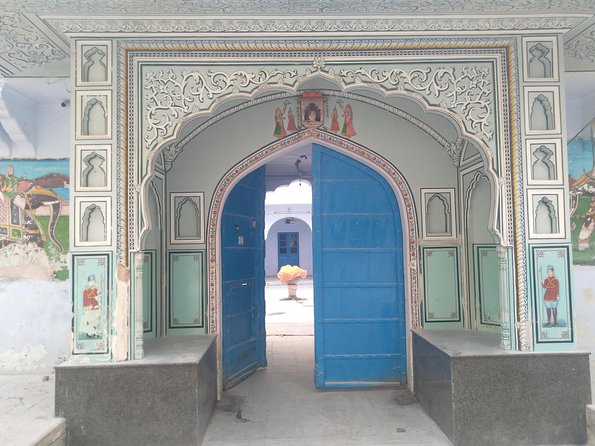 Jaipur Heritage Walking Tour - Local life, Havelis and Temples - Snacks, Tea, and the Pace Your Feet Will Thank You For