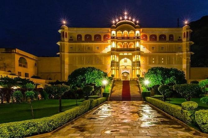 Jaipur Instagram Tour of Photogenic Spots - City Palace: the pink palace blocks and the Royal Blue Room decision