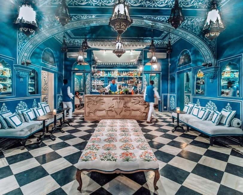 Jaipur: Instagram Tour of The Top Photography Spots - Hawa Mahal and the Pink City: Facade Details and Those Jharokha Shadows