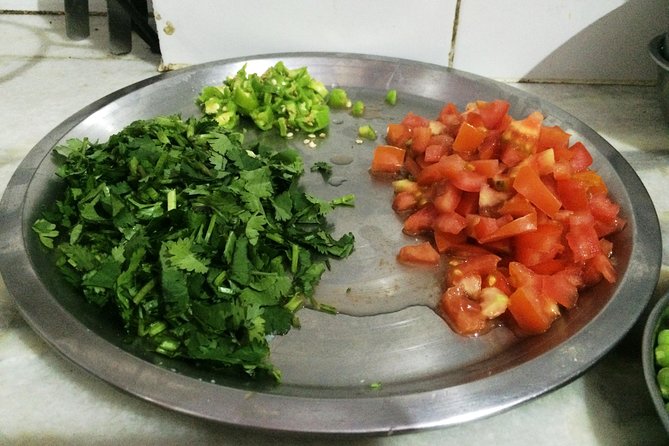 Jaipur Market Tour & Vegetarian Rajasthani Home Cooking Class - Inside the home: Shalini’s family kitchen and what it teaches