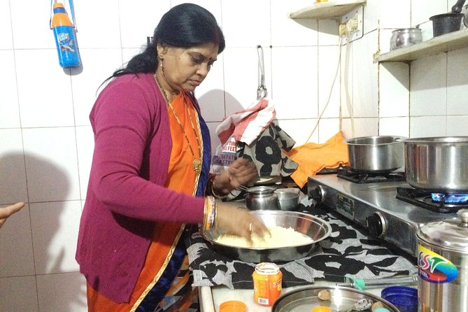 Jaipur Market Tour & Vegetarian Rajasthani Home Cooking Class - Who this Jaipur experience suits best