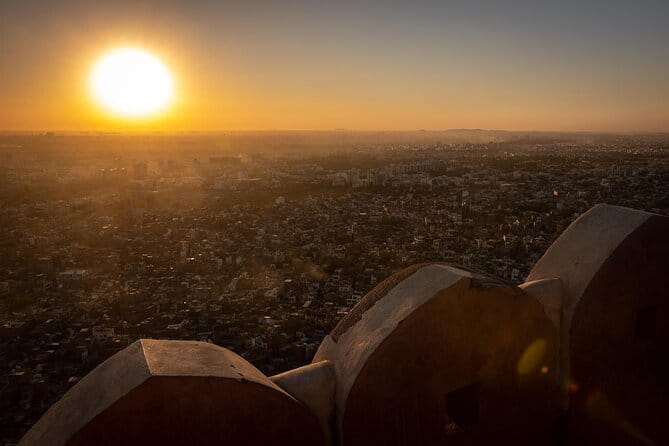Jaipur Nahargarh Sunset and Night Lights Tour - Walking the Pink City by night