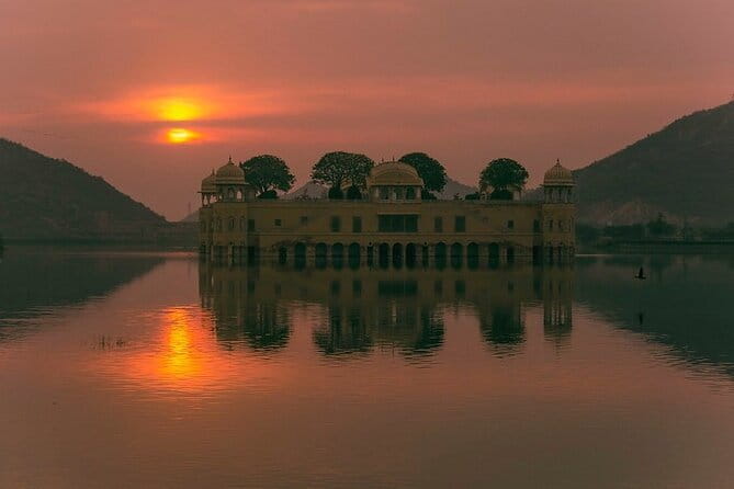 Jaipur Nahargarh Sunset and Night Lights Tour - What to expect from the vehicle, driver, and private format