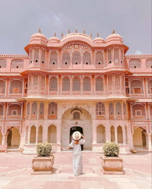 Jaipur: Night Open Jeep Safari with City Lights & Palaces - Albert Hall Museum lighting: architecture with changing color