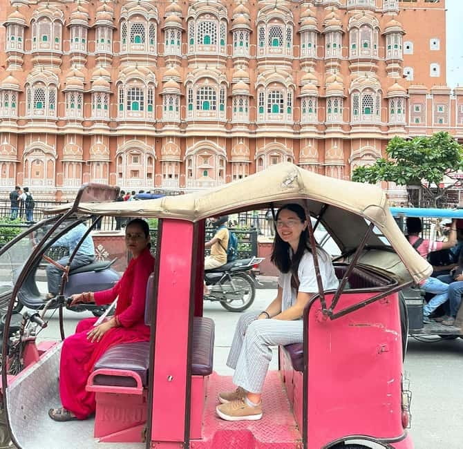 Jaipur Private City Tour with a Women-Driven E-Rickshaw Ride - Why this Jaipur e-rickshaw tour feels more personal than the usual big-sight day