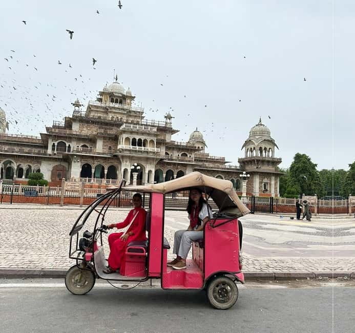 Jaipur Private City Tour with a Women-Driven E-Rickshaw Ride - Albert Hall Museum and an end-of-day culture finish