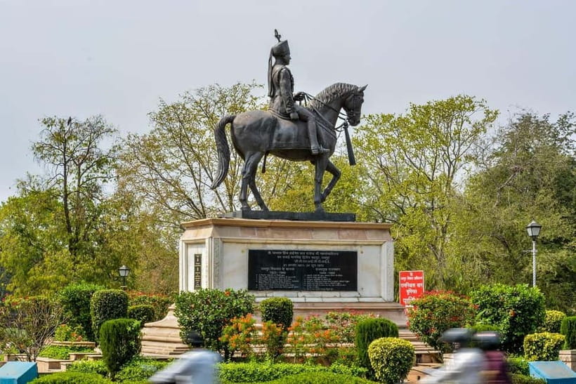 Jaipur: Private City Tour with Car, Guide, Tickets & Lunch - Key points at a glance