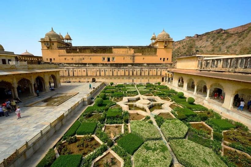 Jaipur: Private City Tour with Car, Guide, Tickets & Lunch - Jal Mahal: quick lakeside framing, not a long stop