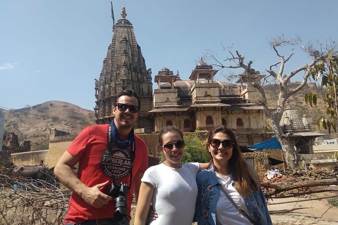 Jaipur- Private City Tour With Guide - Stop 2: Jagat Shiromani Ji Temple for a calmer pause