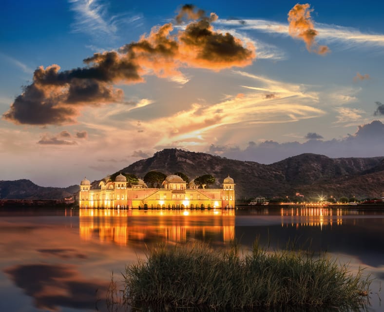 Jaipur: Private Customised City Tour - Albert Hall Museum for an air-conditioned-style mental break