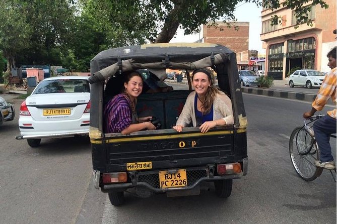 Jaipur: Private Day Trip by Tuk-Tuk & Guide with Pick-Up & Drop - Jal Mahal (Water Palace): a photo stop with good payoff