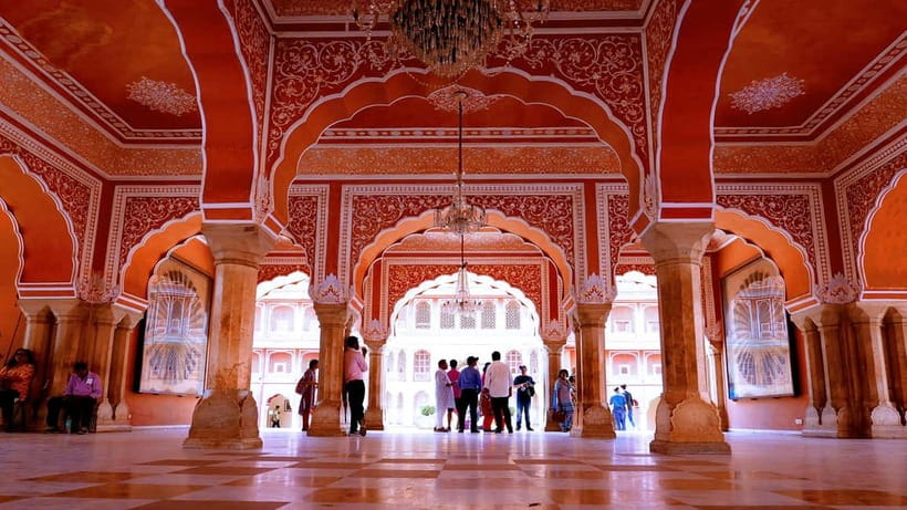 Jaipur: Private Full Day City Sightseeing Tour with Guide - Gaitor Ki Chhatriyan: photo stop plus guided visit for a quieter beat