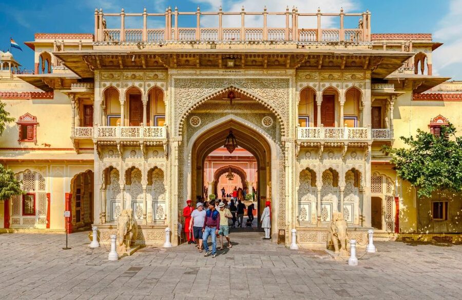Jaipur: Private Full-Day City Tour by Tuk-Tuk or Car - City Palace: a museum with royal DNA