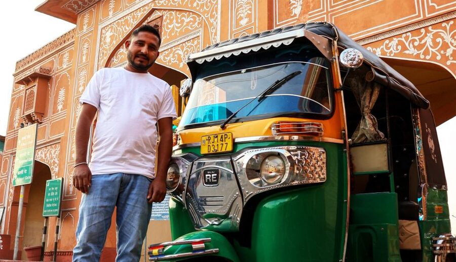 Jaipur: Private Full-Day City Tour By Tuk-Tuk with Pick-Up - Jal Mahal on Man Sagar Lake: short stop, good results