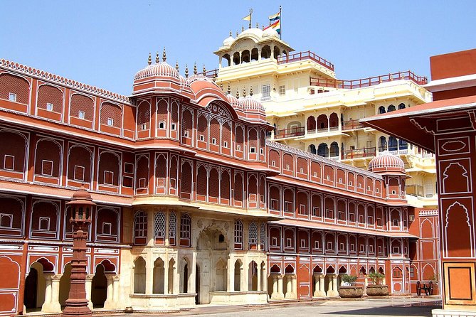 Jaipur: Private Full Day Jaipur City Tour with Pick-Up & Drop. - Why a private, air-conditioned car matters in Jaipur