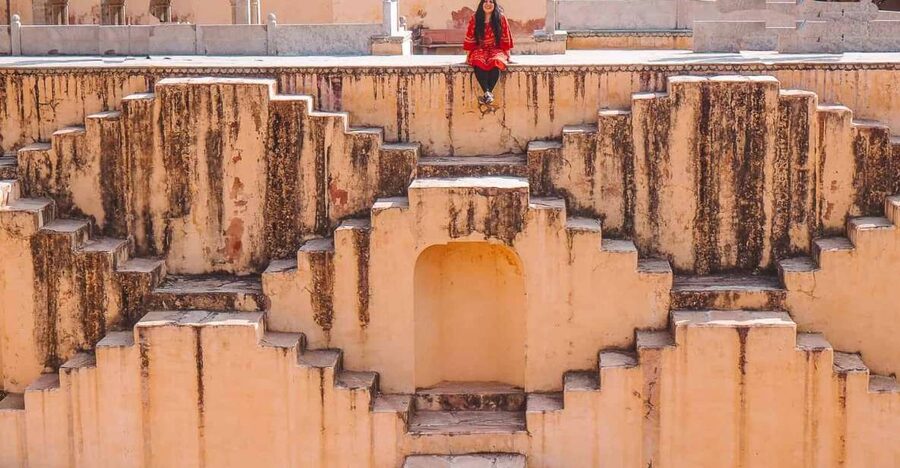 Jaipur: Private Full Day Sightseeing Tour By Car with Guide - Hawa Mahal in 20 minutes: the facade photo stop you actually remember