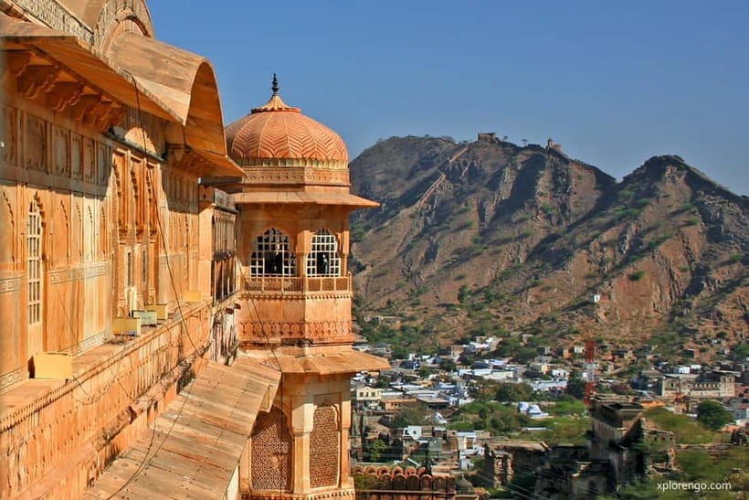 Jaipur: Private Full Day Sightseeing Tour By Car with Guide - Royal Gaitor Tumbas: a quieter royal side of Jaipur