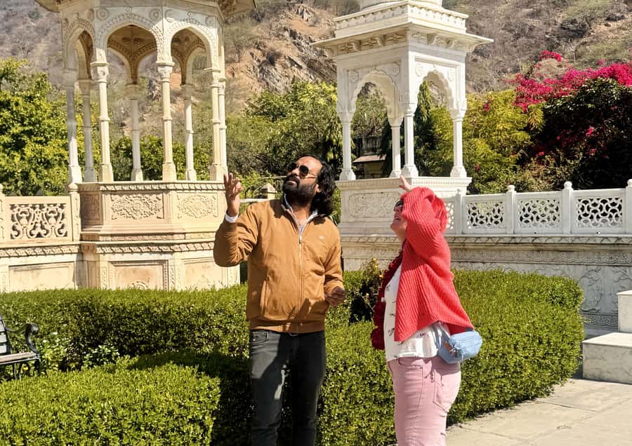 Jaipur: Private Full-Day Sightseeing Tour by Tuk-Tuk - The Pink City stroll: culture, snacks, and artisan moments (if you want them)